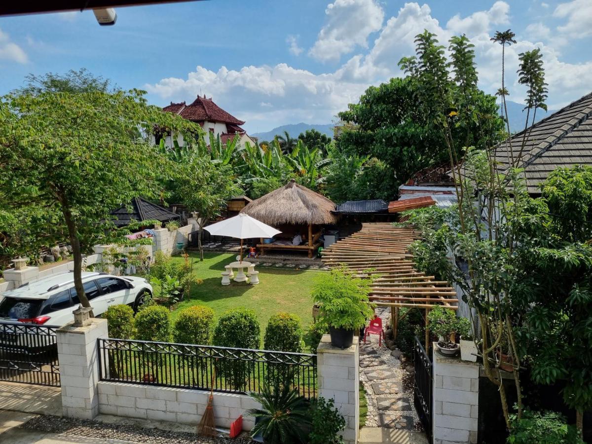 Suci's Friendly * Mataram